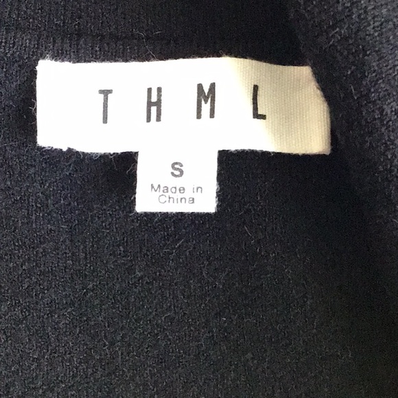 Sleeveless Blazer Style Long Sweater - Picture 2 of 3